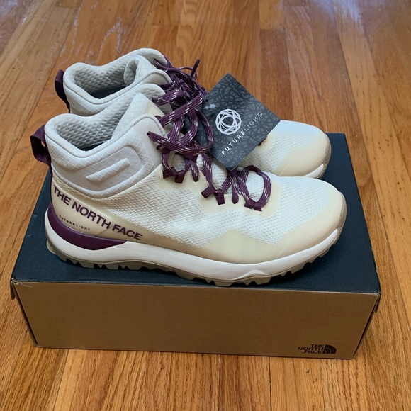 The North Face Shoes - ⚡️Women’s north face future lights!